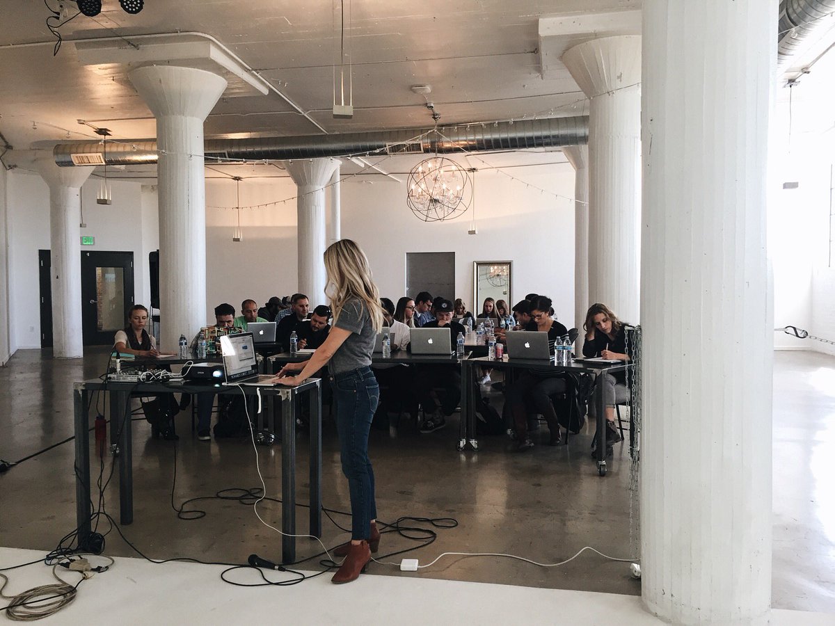 The workshop today took place in the most magical Instagram-worthy remodeled warehouse! Solid crowd too 🙌
