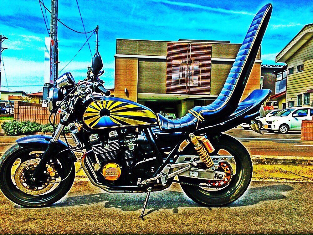 s3333y4444's tweet photo. XJR400売ります！
CBXスイッチBOX、CBXワイヤー、テール、テールランプCBX、マフラーブレット！
不具合わニュートラルランプが付かないだけです！
車検わ1年のこってます！ https://t.co/4CA7V1WzXQ