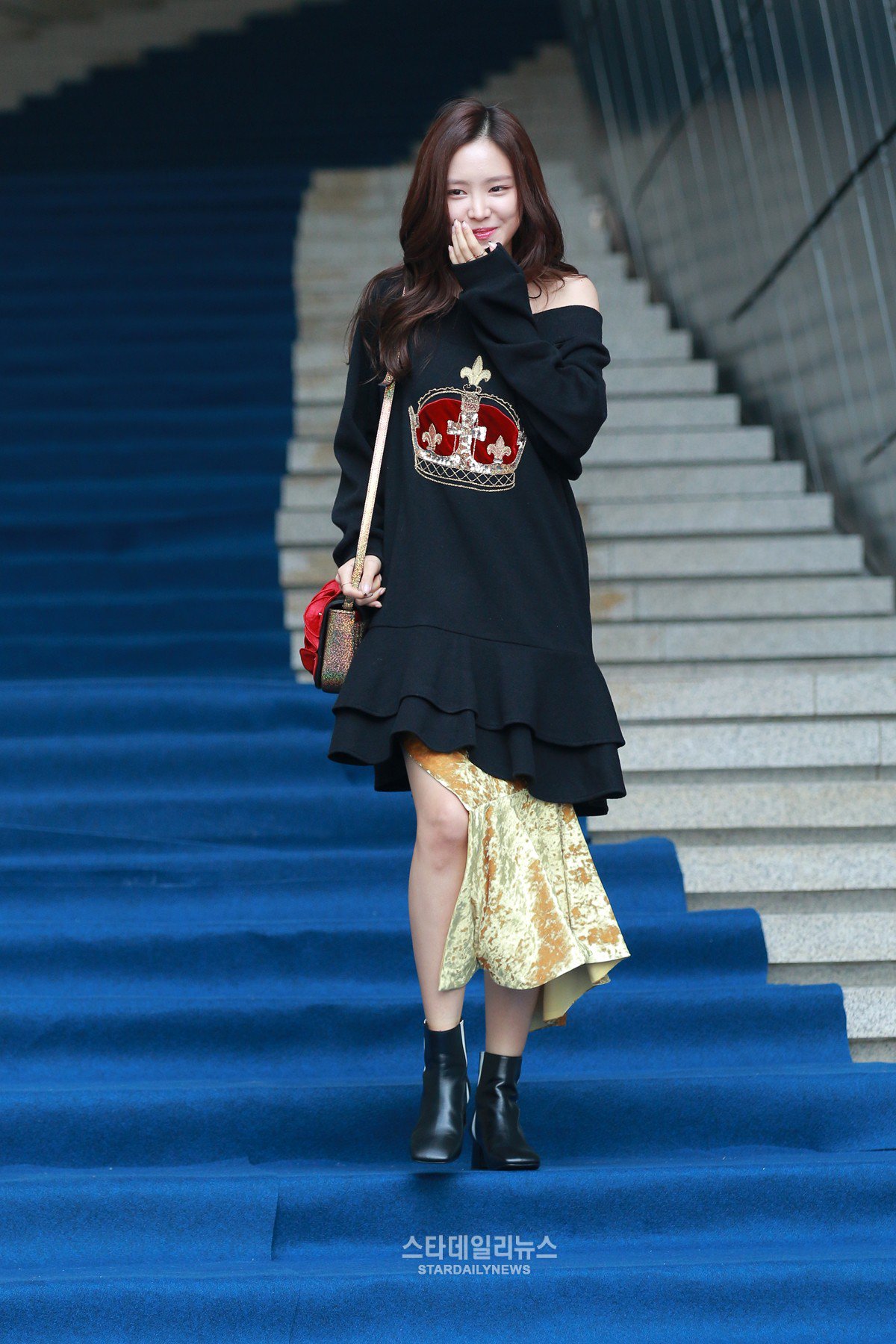 CvMH5pXVIAAY5lx.jpg:large