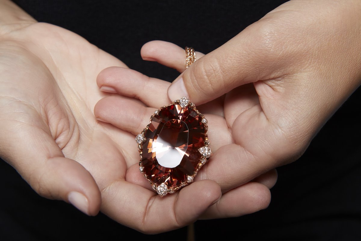 #Intervista a #KatFlorence, la ricercatrice delle gemme preziose #jewels #interview #gioielli <a href="/olivaselene/">Selene Oliva</a> ow.ly/PJGU305b7CI