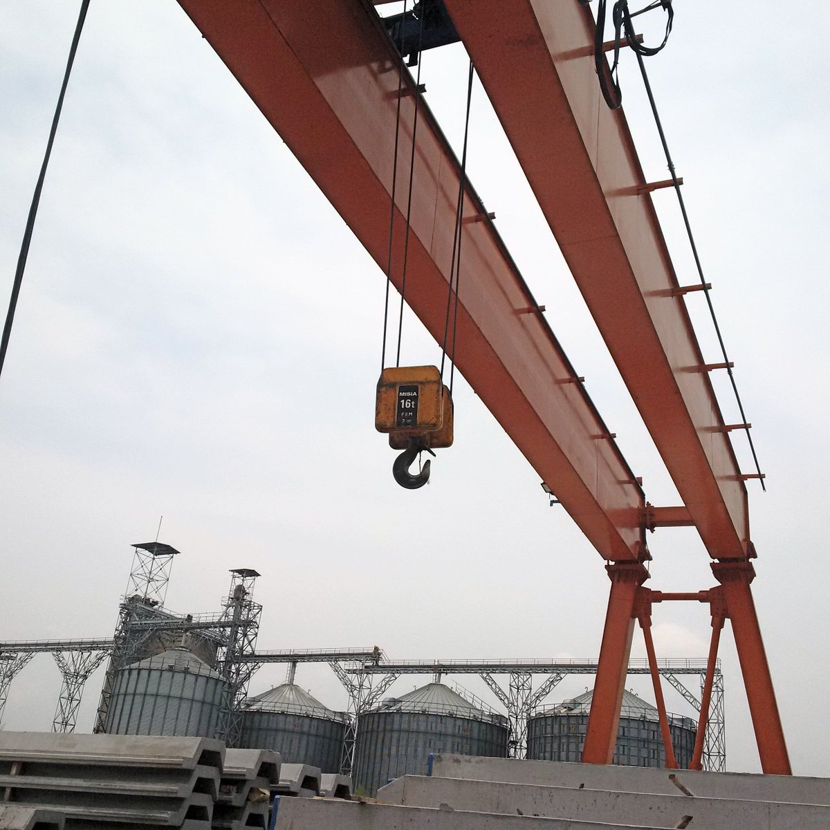misiacranes's tweet photo. .@misiahoists in #Indonesia: hot, hotter and hottest!
____
#CraneSpotting #CranesInTheSky #hoists #gantrycranes https://t.co/2QpVfPv9UC