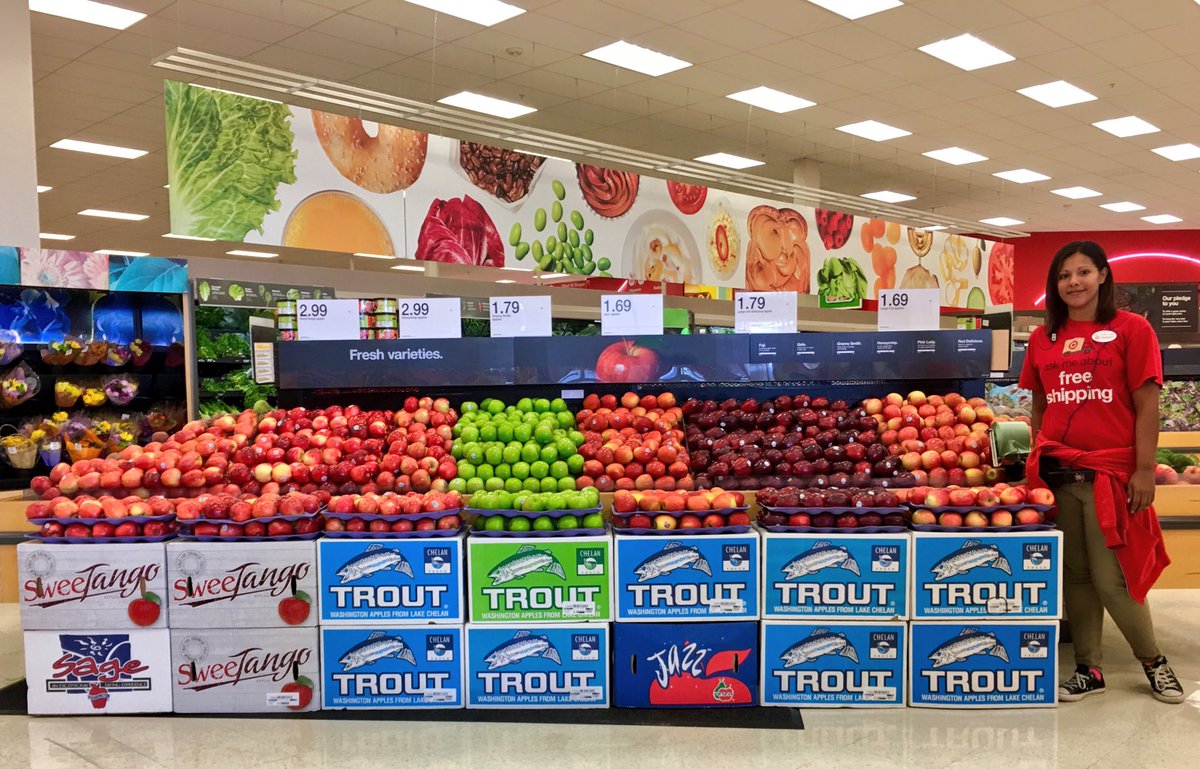 LizJavier_TGT's tweet photo. Full, Abundant, and Bold!! New merchandising in Apples at 2309! @HMMoseley @Emily1Mc #Scrappy #D232LivesInBeastMode #APlayers https://t.co/lhf6EhNOn6