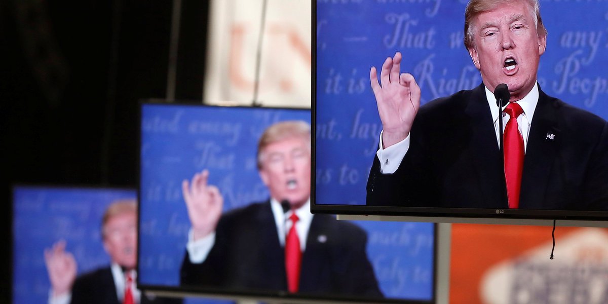 Clueless debate answer spawns hilarious #TrumpBookReport tweets huff.to/2e8wMh0