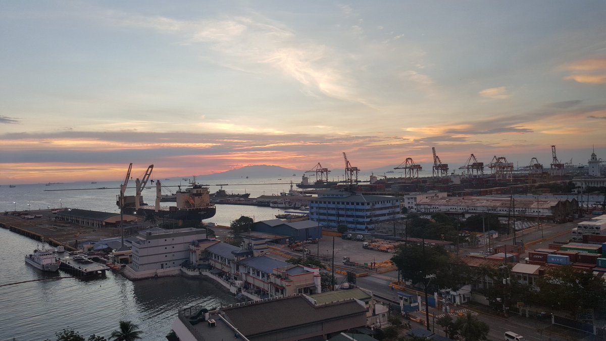 sheialgabre's tweet photo. Sunset at Manila Bay. https://t.co/GbBGoI1MDe