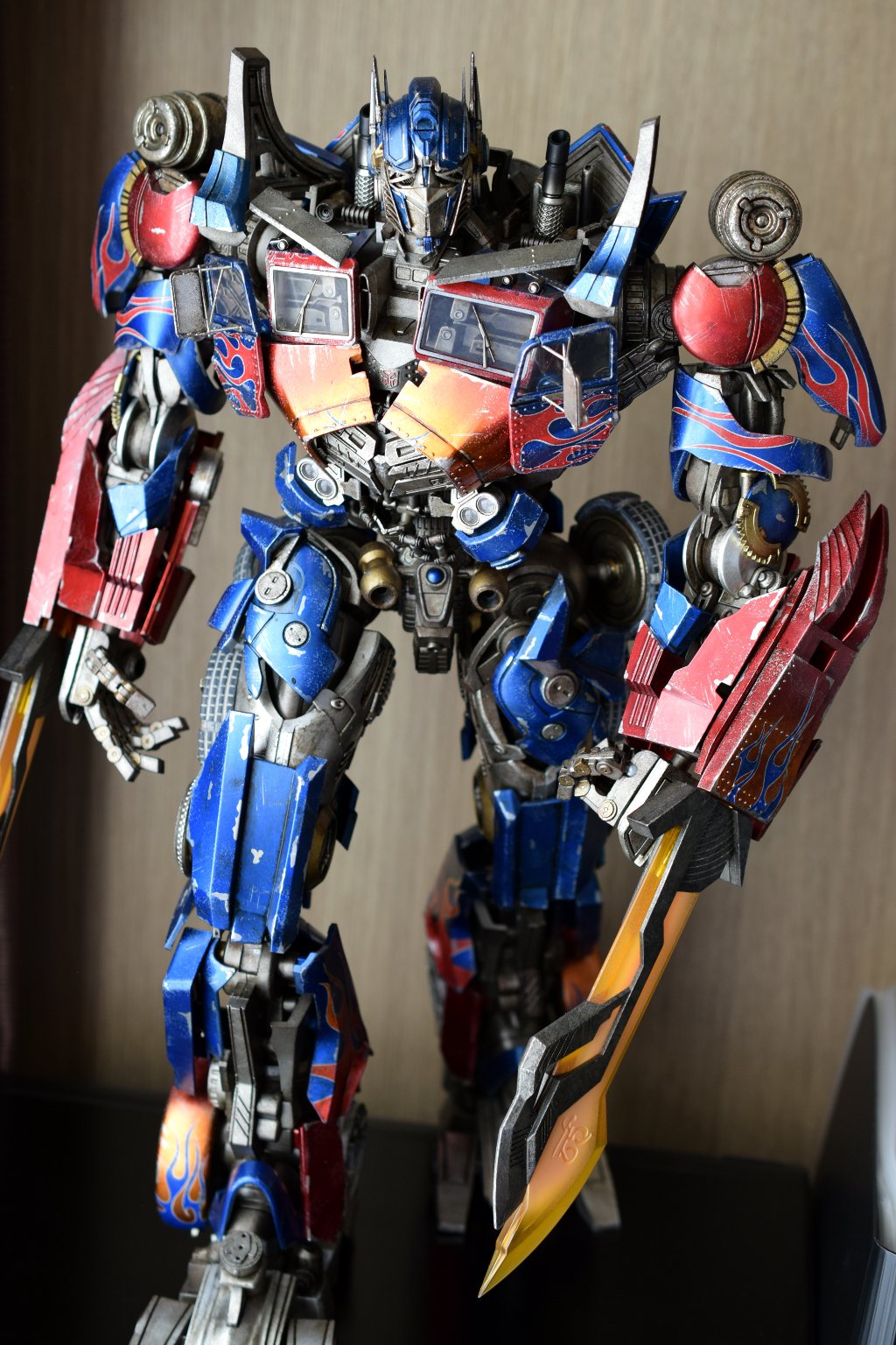 室外 スリーエー(threeA) オプティマスプライム ダークサイドムーン