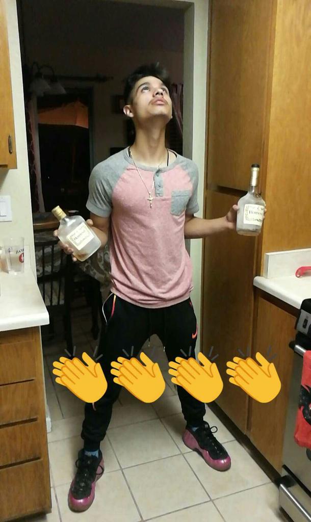 _Aclegend's tweet image. Living life in the spot light🍻💎