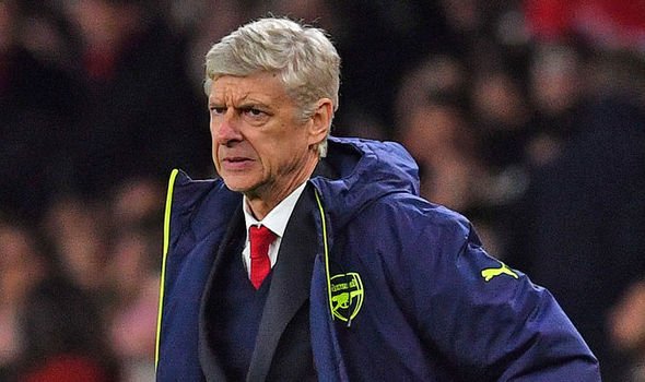 Steve1886's tweet photo. Arsene Wenger say's that "Arsenal must keep feet on the ground.' https://t.co/7sXxu3aXVA #ARSvLUD https://t.co/HuyDpPwnvS