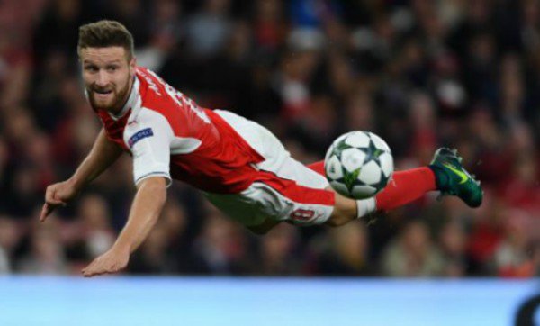 Steve1886's tweet photo. Shkodran Mustafi is impressed in Arsenal's strength in depth... https://t.co/7sXxu2Tmx0 #ARSvLUD https://t.co/Jsn9yx6OFw