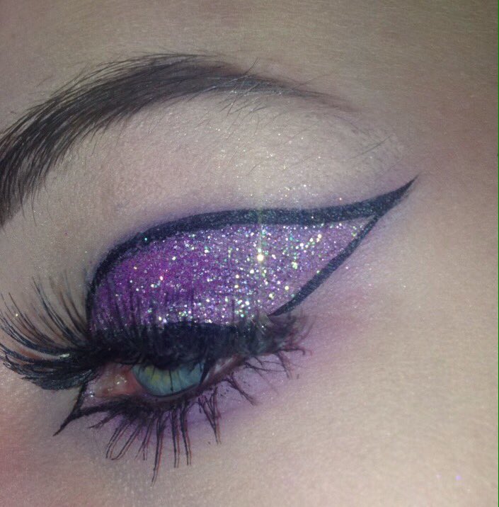 sprinkleofdolan's tweet image. PURPLE GLITTER 4OU INSPIRED EYE MAKEUP💜 @EthanDolan @GraysonDolan #4ou #DolanTwins #4OU
