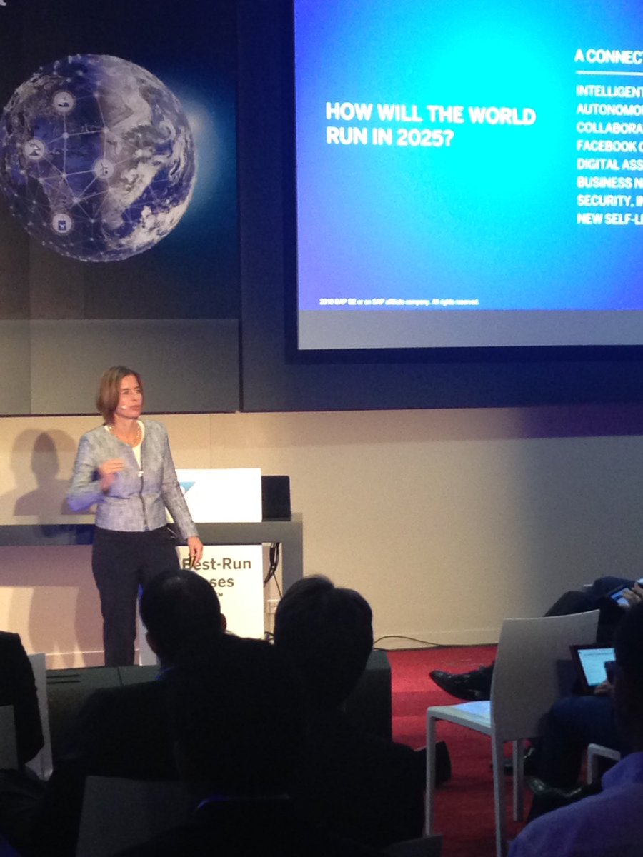juergenmayer74's tweet image. Keynote from @RueckertTanja @SAP_IoT Executive Summit EMEA in Paris presenting to a full auditorium #SAPIoT #iot #sap