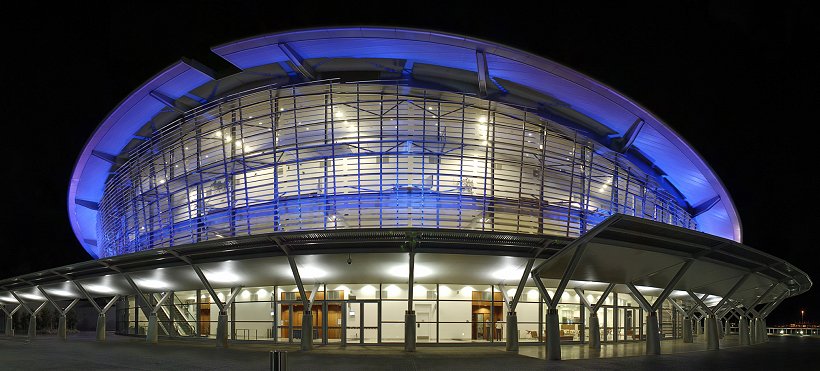 ntholidayguide's tweet photo. How pretty is Adelaide Convention Centre. Let us know if you agree with this. #SAHolidayGuide #SAHoliday
📷aelert2011 https://t.co/U9QcmJXNbI