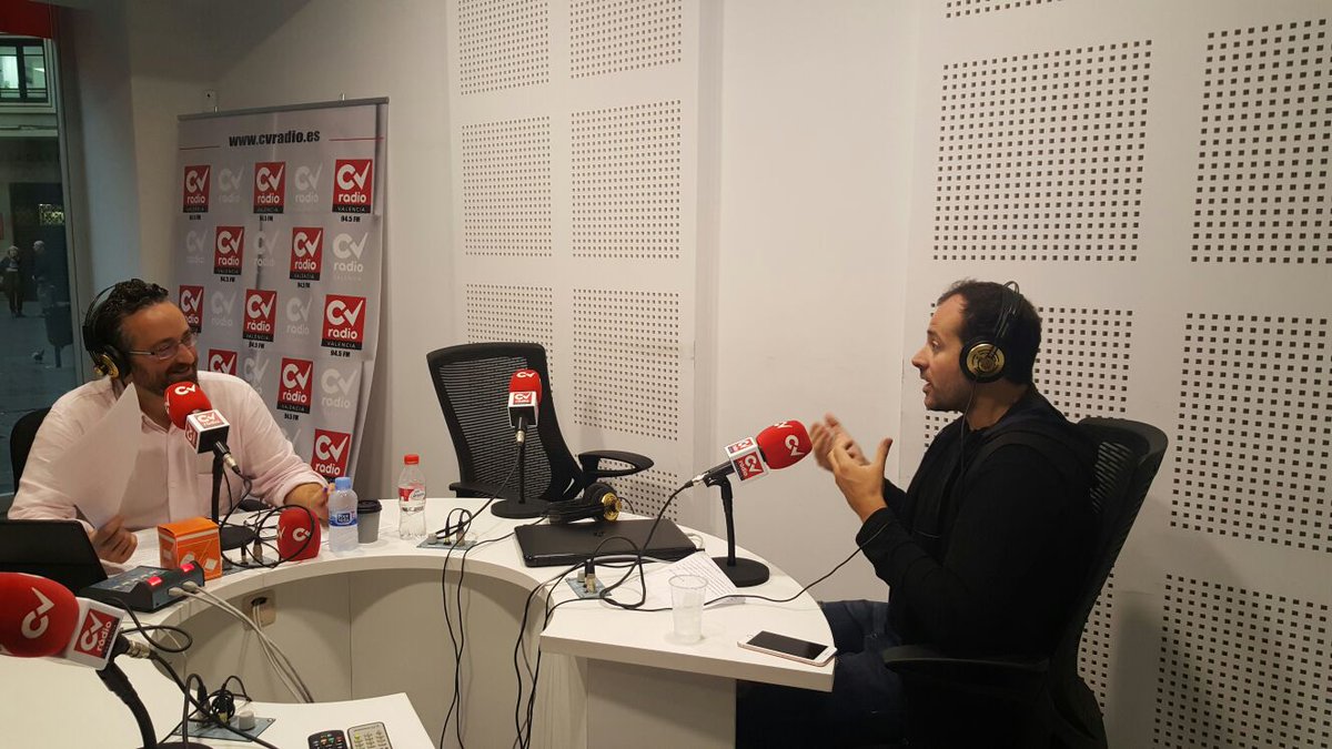 CVRadioOficial's tweet photo. Miquel Suay, máximo responsable de la Asociación de Diseñadores de Moda #DIMOVA, nos acompaña en #DespiertaVLC
#CVRadio https://t.co/fxjKrua625
