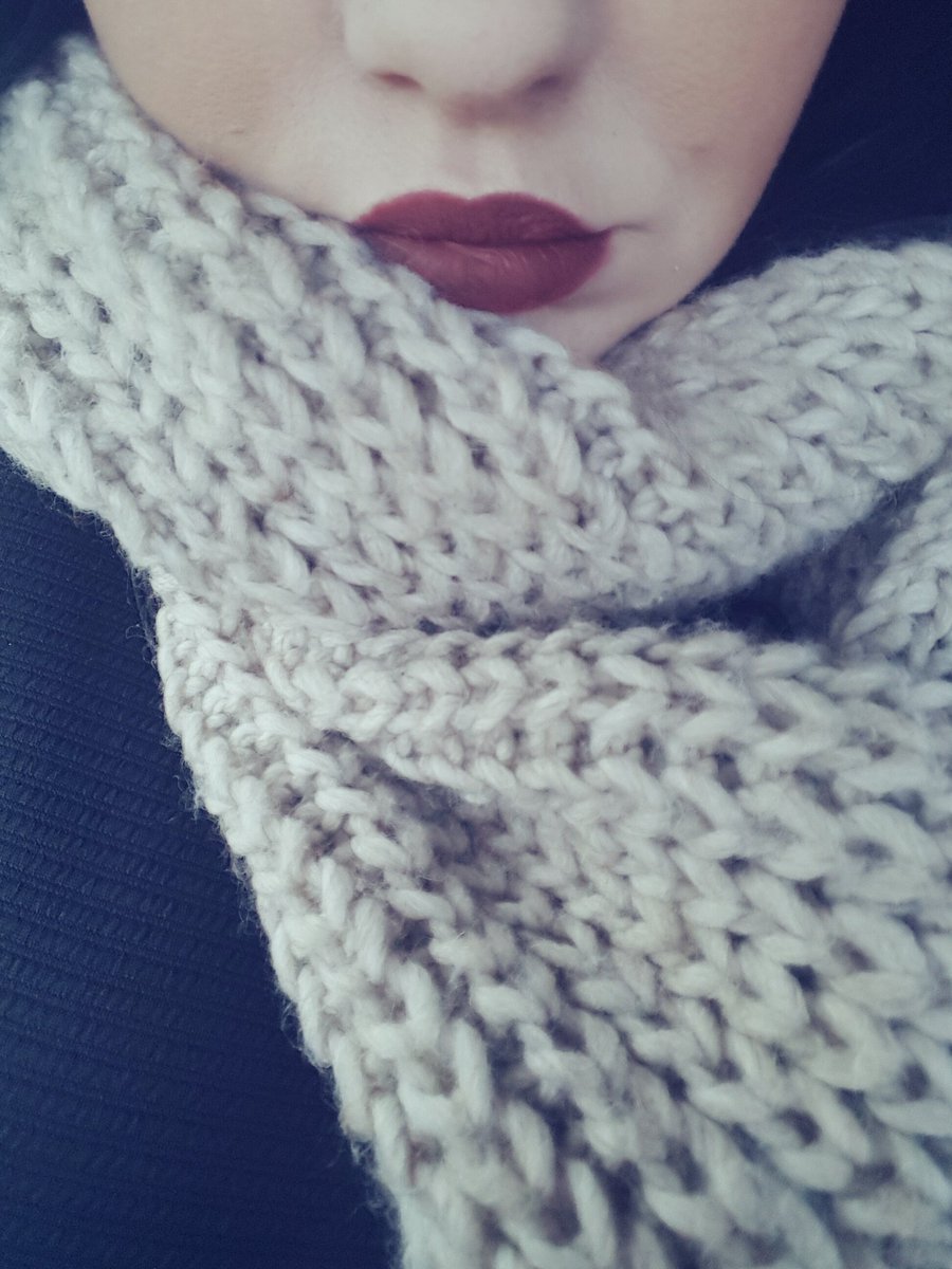 Nikki_Teach16's tweet photo. @KylieJenner #truebrown for autumn https://t.co/5akKnMNxw1