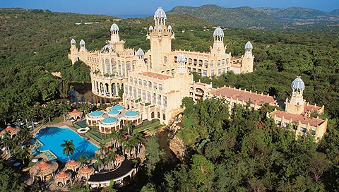 Fragrance_Queen's tweet photo. Looking forward to addressing the Miss SA finalists @SunCityResortSA @ThePalace this afternoon https://t.co/4iRqcKumG6