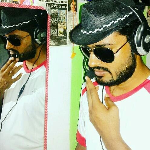 dawoodkhan7642's tweet photo. Did you miss me? I'm here! #BIGOLIVE > Kaise batau tum mere liye kaun. https://t.co/EiiP7lnvIs
#Er_dawood_sir
#Concept_2_Classes https://t.co/D2EuNtejig