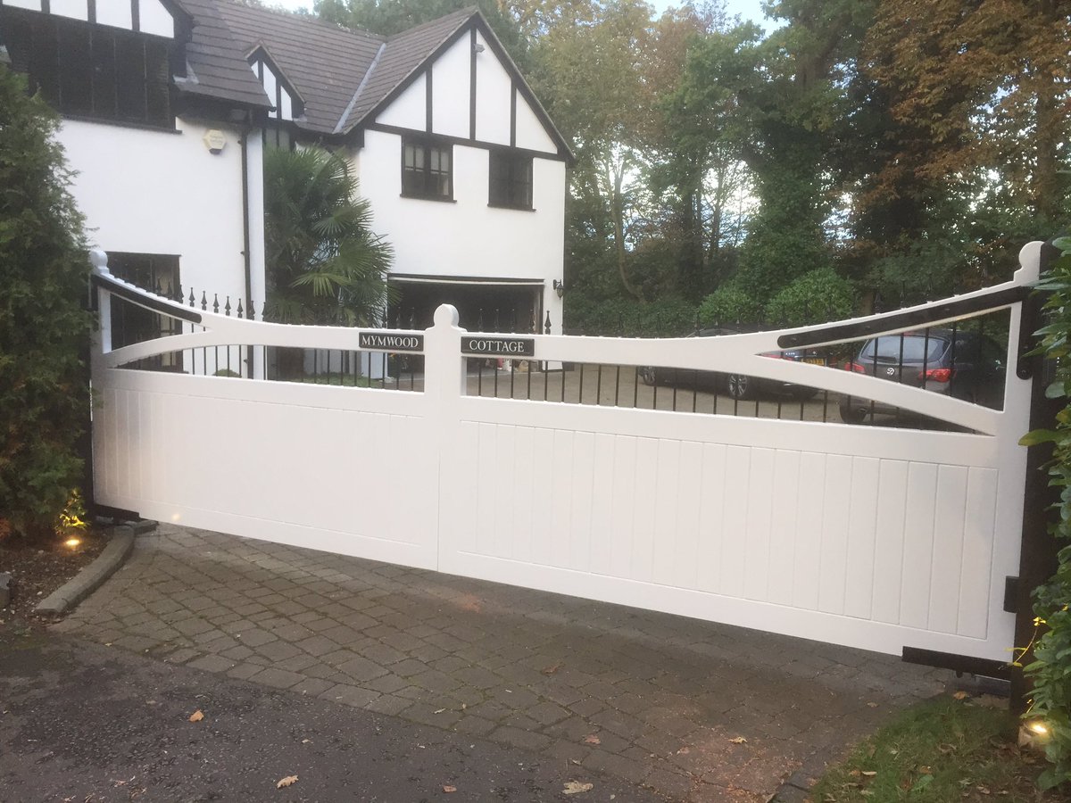 GDLAutomation's tweet photo. Great job using hardwood gates and BFT low voltage underground system with battery backup. https://t.co/JMfyP3yyRd
