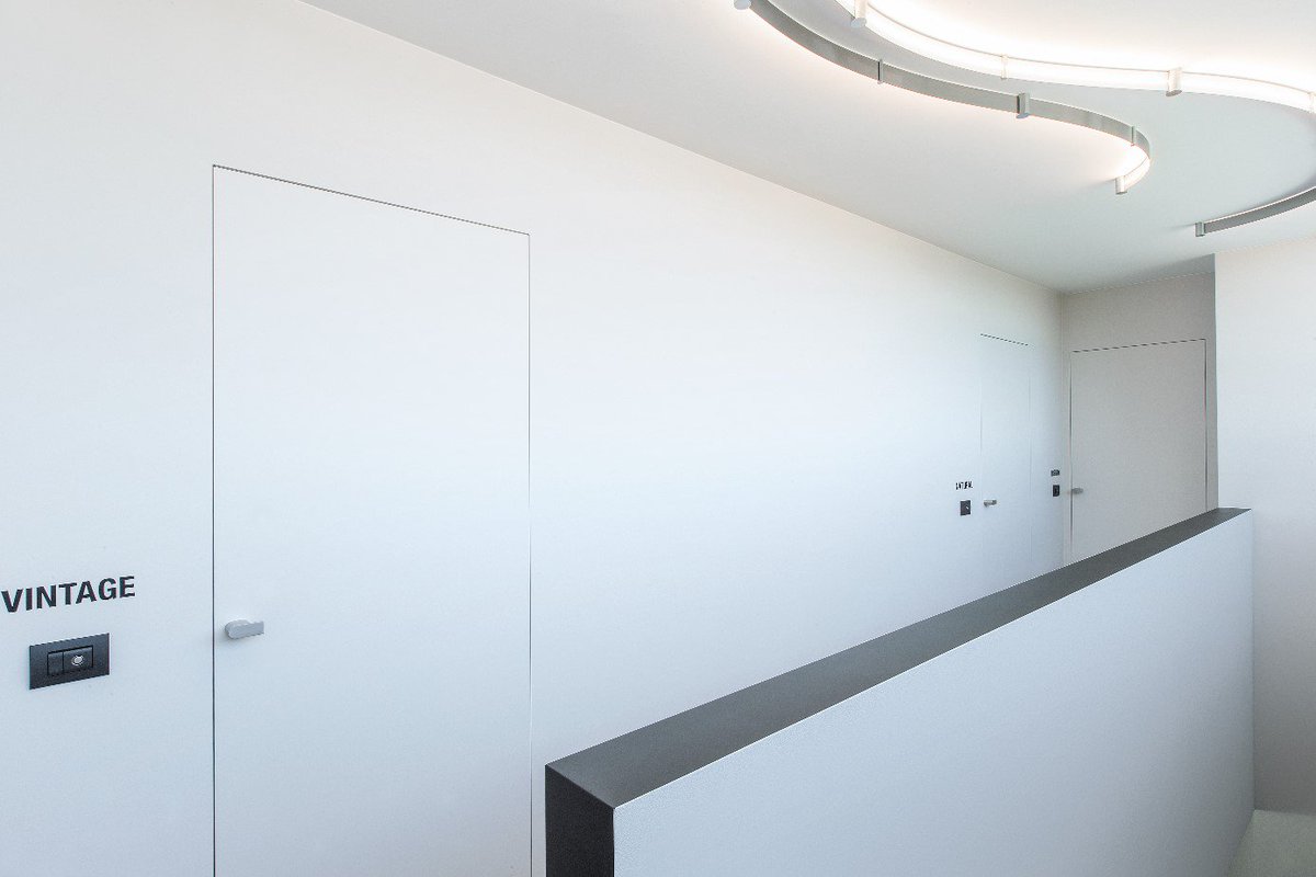 XinnixDS's tweet photo. We produce practical modern door design. #xinnix #framelessdoors #innovative #architecturaldoors #constructionelements #purelines #madeinbe https://t.co/Nkt6CEW0nT