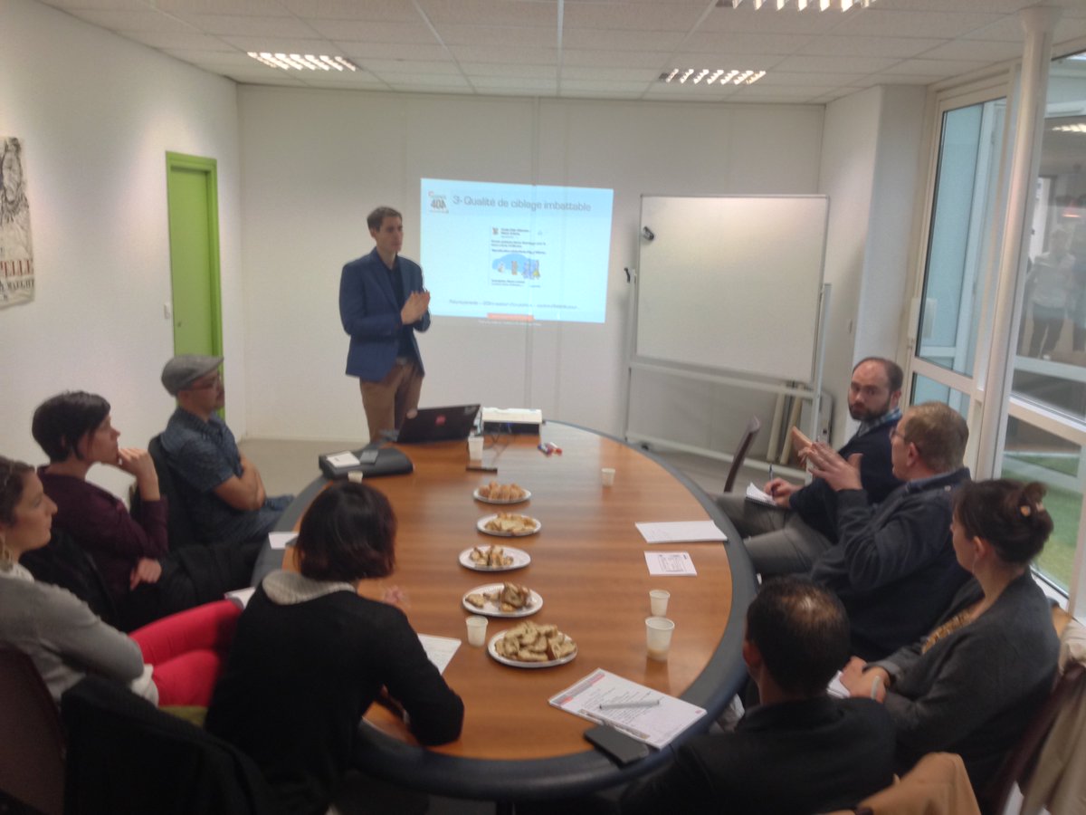 Agence404's tweet photo. Début du #PDJ404 : Petit Déjeuner 404 : 7 Arguments Clés pour Miser sur le Digital en 2017 ! (Convaincu ou Remboursé) #Event404 https://t.co/CCViQHxddg