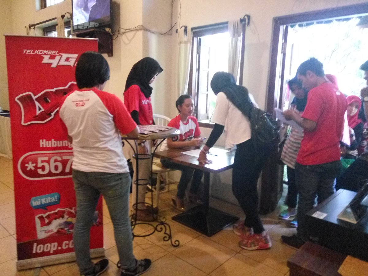 Tsel_JatengDIY's tweet image. Registrasi pengunjung meet&amp;amp;greet #LOOPMusik #Tselevent