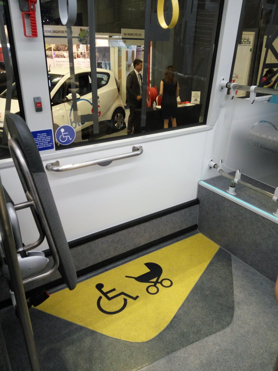 dantePy's tweet photo. Esto si es transporte inclusivo y no el montacargas ese que usan en Paraguay
#SITCE2016 https://t.co/xHd0Fy1pm4