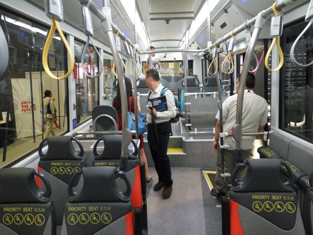 dantePy's tweet photo. Esto si es transporte inclusivo y no el montacargas ese que usan en Paraguay
#SITCE2016 https://t.co/xHd0Fy1pm4