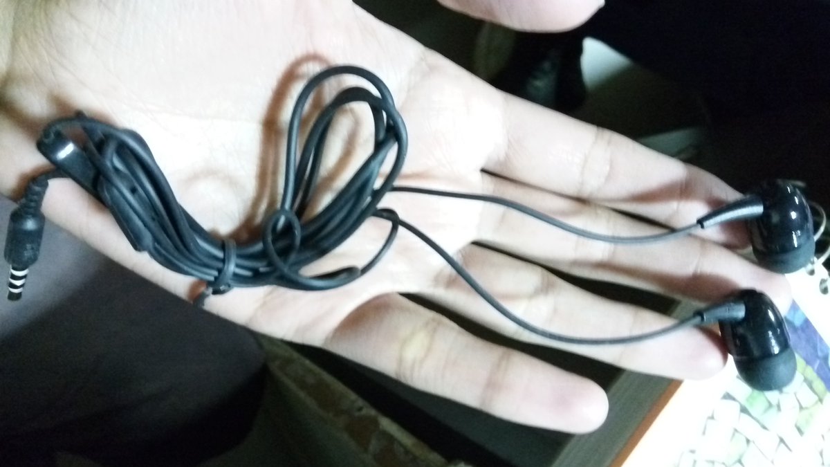 Fly_High002's tweet image. rcvd a fake product 4rm amazon
In4md dem 
but no 1 cares to provide me a genuine product 
TY @amazonIN seller selvir belim
#FakeAmazon
#JBL
