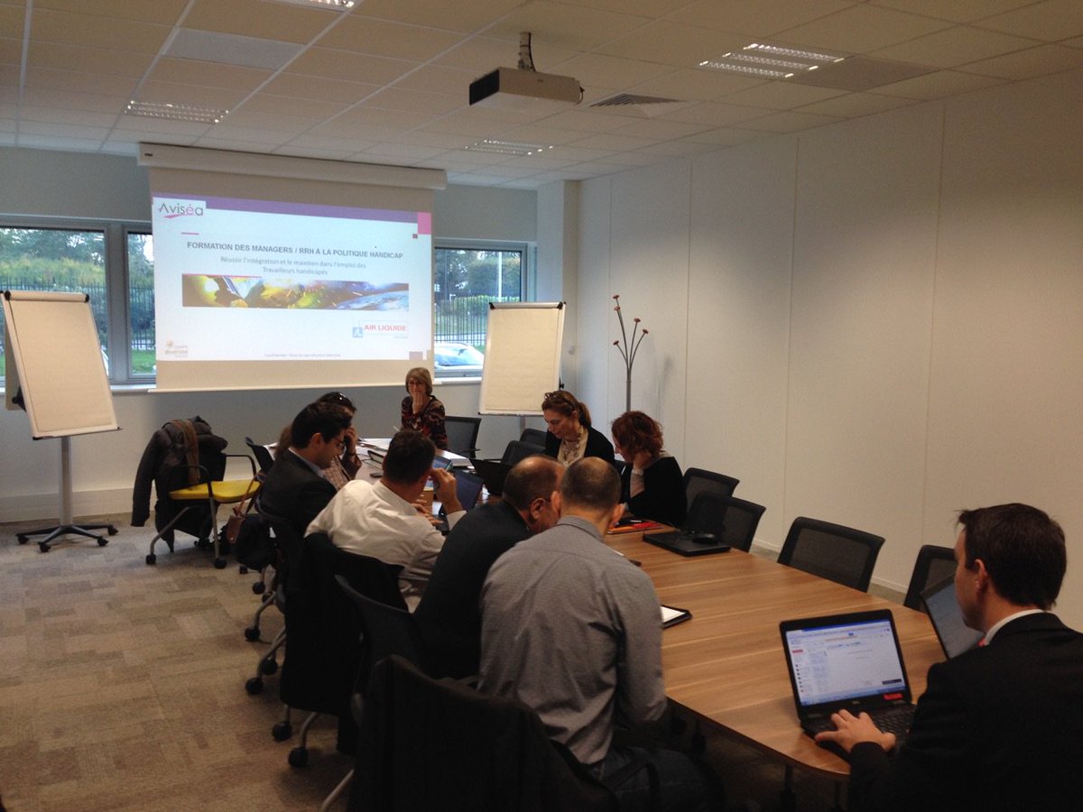 fduthil's tweet photo. #avisea formation en cours des managers d @airliquidegroup a l integration des personnes handicapées par @jobinlive  #handicap https://t.co/NWK4vYUqfi