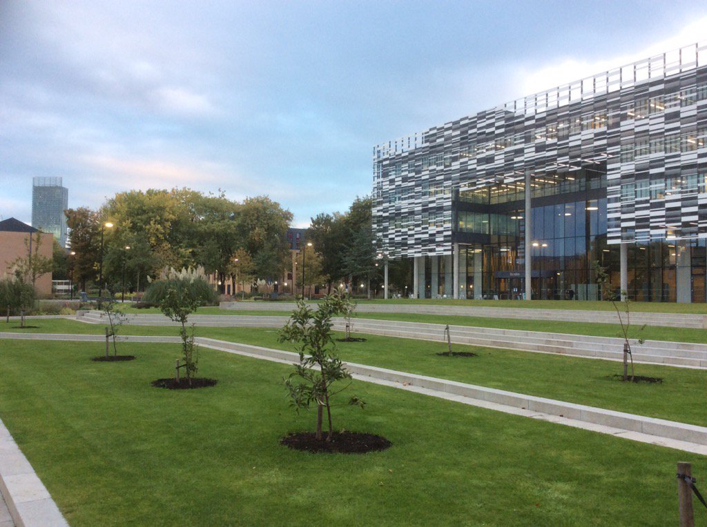 FrostlynneLynn's tweet image. Inspiring to be at Brooks MMU for our trainees Masters classes today #learningtoteach @KingsbridgeEIP