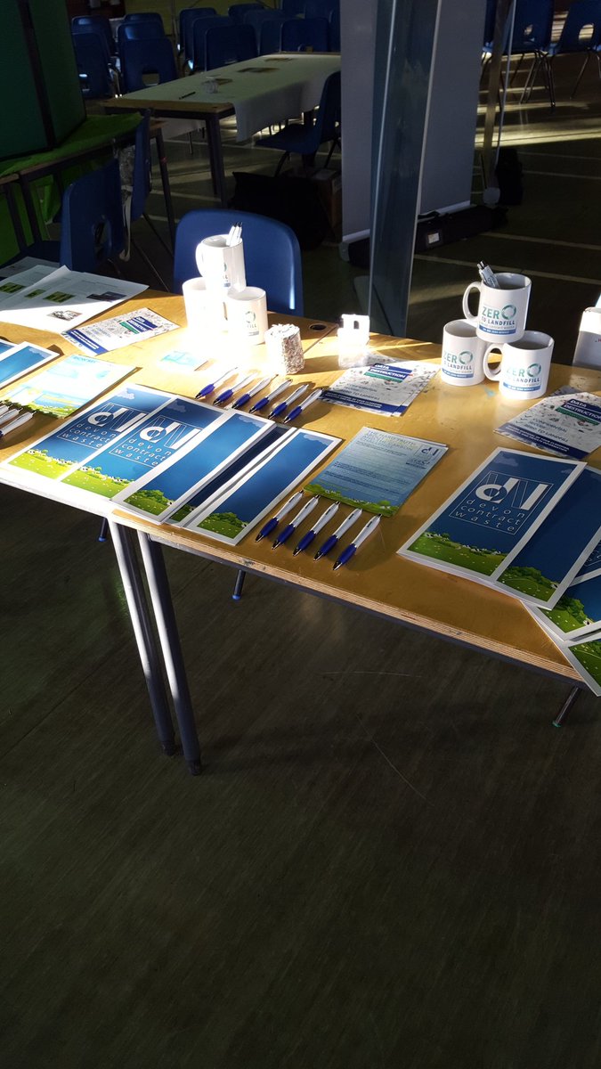 CleanAbodesSW's tweet photo. @dcw_uk @ecoplymouthstev set up for today's #Devongreenexpo https://t.co/r2Bx2F94RX