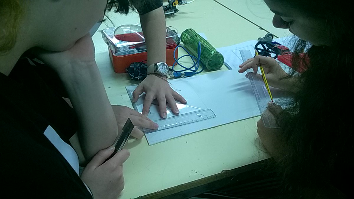 roboticafreixo's tweet image. Let&apos;s begin @NeedCodeEU @AeFreixo @FabLabFreixo #handsonHack