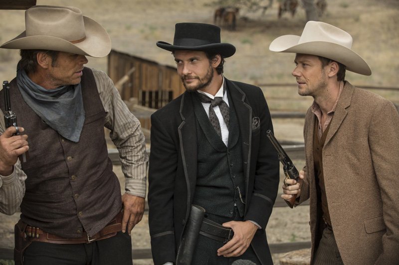 WestWorldFrance's tweet photo. La galerie de photos de l'épisode 4 de Westworld “Dissonance Theory” - diffusion le dimanche 23 octobre sur #HBO  #Westworld  #OCS #Photos https://t.co/Tm6z0ygtBY