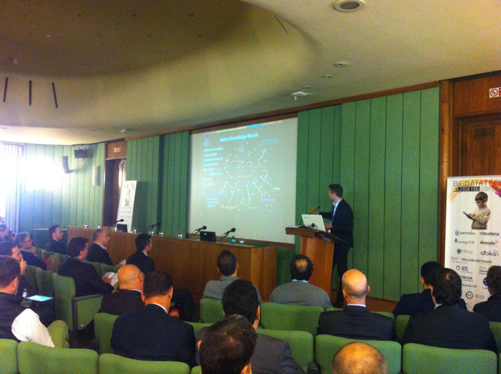 inserpio's tweet photo. @atoka_io talking about its own knowledge graph @BigDataTech_BDT.
#graphallthethings
#eventoBDT2016 https://t.co/2pKnfEshhy