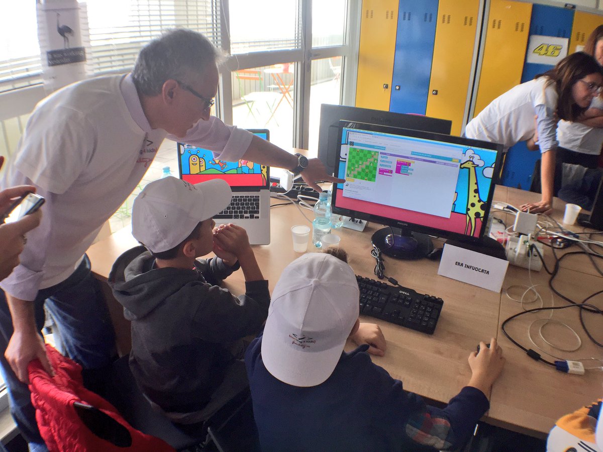 FacilityLive's tweet image. We're going live on Facebook at 11:00 facebook.com/lifeatfacility… Join us! #Coding4KidsPV #codeweekeu #CodeEU #eskills #Pavia