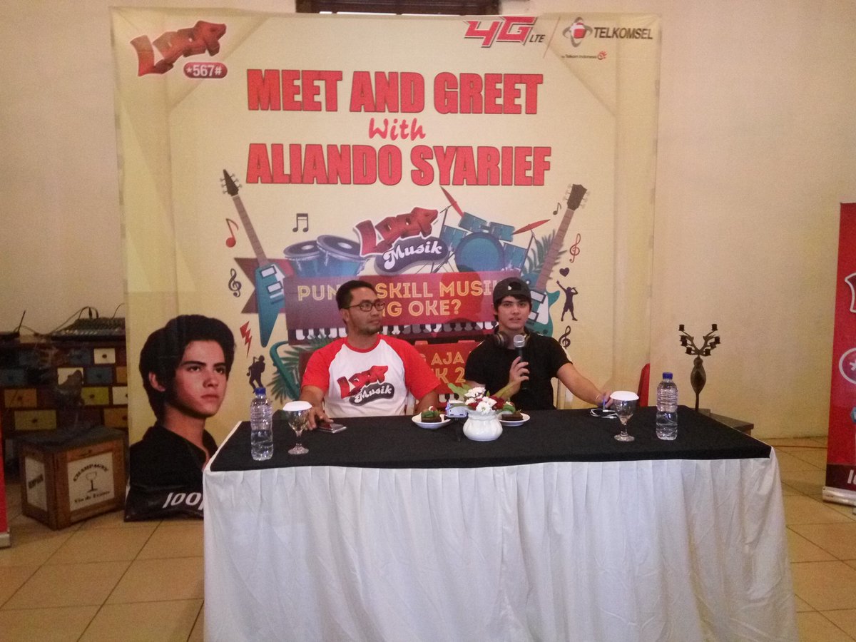 Tsel_JatengDIY's tweet image. Seru bnget bsa tnya-jwab langsung sma @alysyarief #LOOPMusik #Tselevent