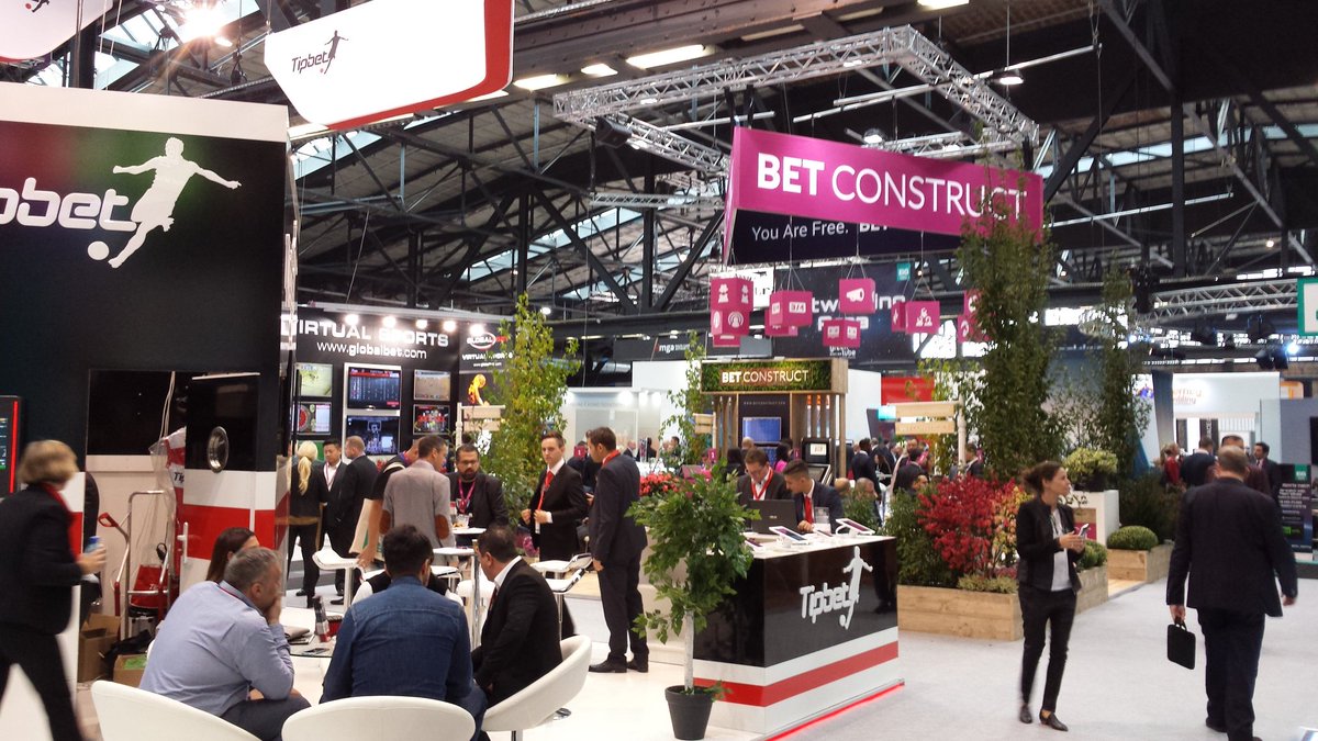 D2iSystems's tweet photo. Busy final day at #EiG2016 #Berlin for the @D2iSystems reg team! Congrats to the @EiG_Gaming team for an amazing show #eventprofs #eventtech https://t.co/odawEyNFr3