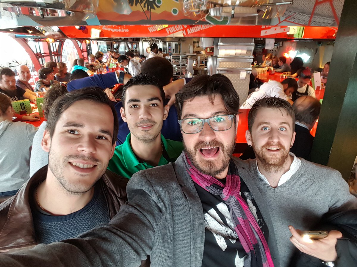 AitorEsnal's tweet photo. @Dabizdiverxo Gran homenaje nos dimos en @StreetXoMadrid adivinas cual s nuestra comanda? @juanangele87 @SugaiLarrazabal @rafagaona7 #Egurra https://t.co/YS5TrIagFO