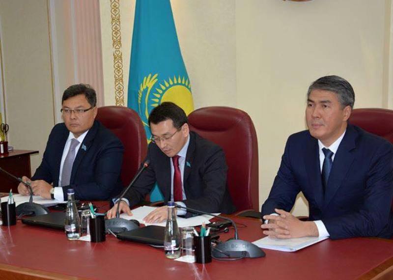 митинги в казахстане 2019. астана жители. нурсултан назарбаев дом. сильный снегопад. туран пожар универмаг.