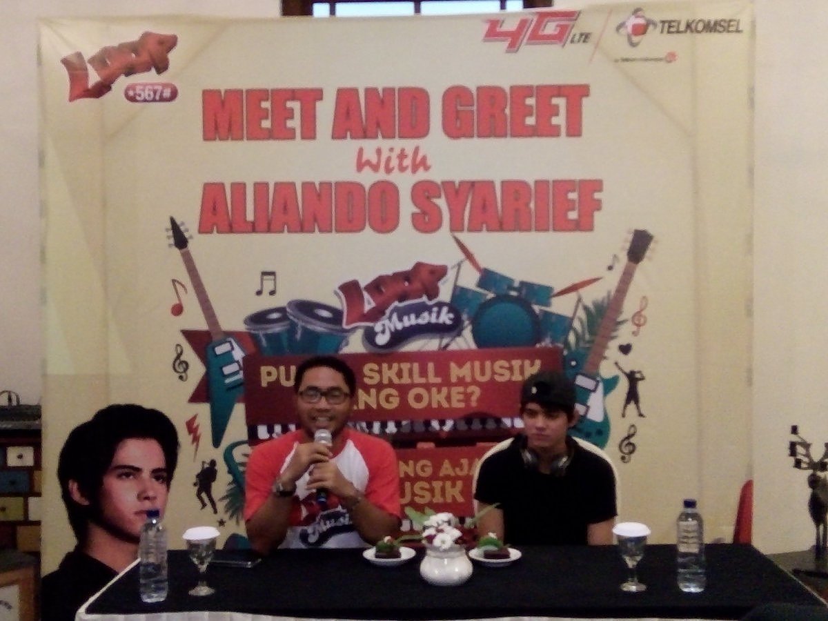AliciousMgl's tweet image. Meet &amp;amp; greet @alysyarief  di Salatiga #loopmusic #AliandoLoopSalatiga