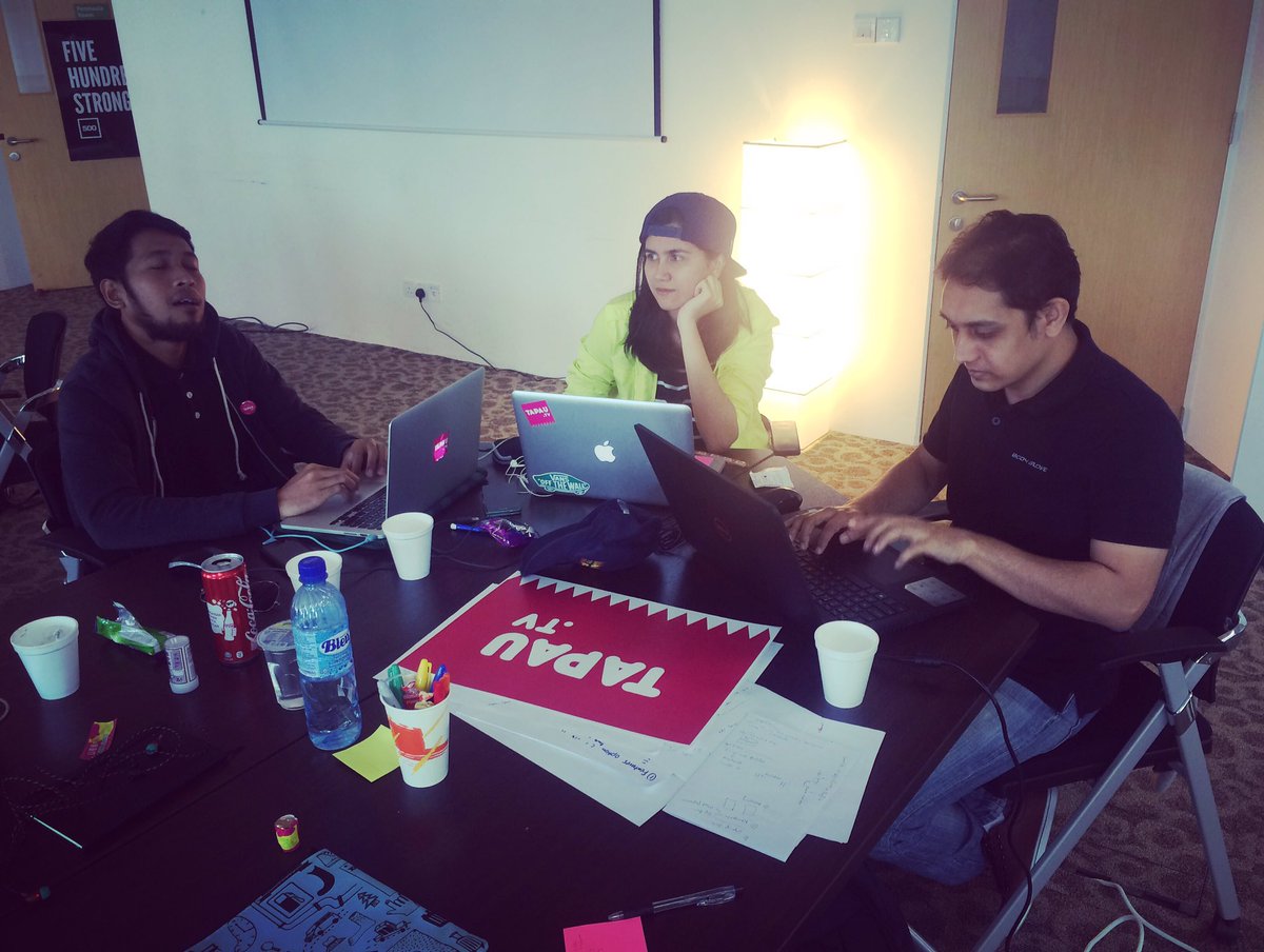 TAPAUtv's tweet photo. Week 2 of #distrodojo by @500Startups at @MagicCyberjaya and #teamTAPAU still hustlin!! #500strong #TAPAUtv #katesapot #thatstartuplife https://t.co/ZLmjMivggJ