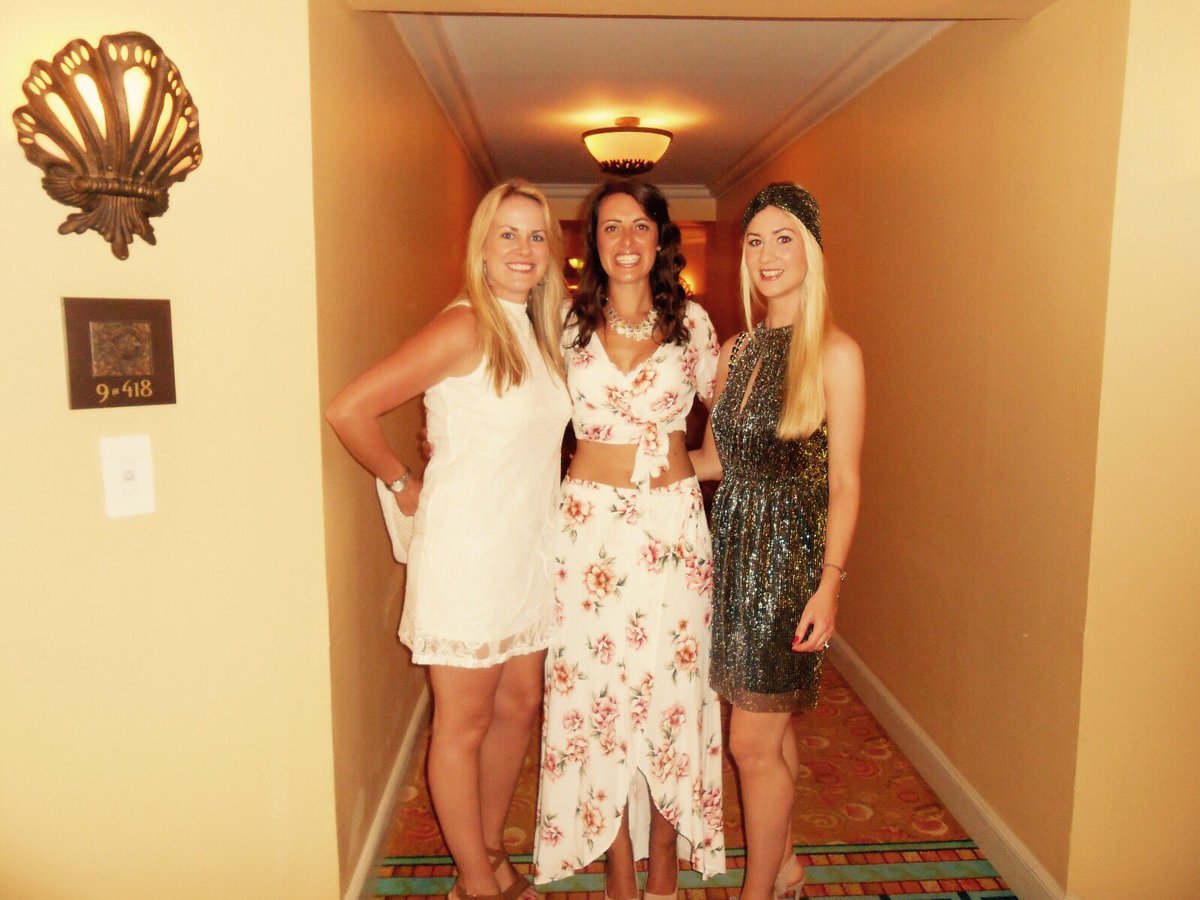 eve_craddock's tweet photo. #tbt #dubaivibes #girlsholiday @ATLANTIS https://t.co/C83JPIAb4x