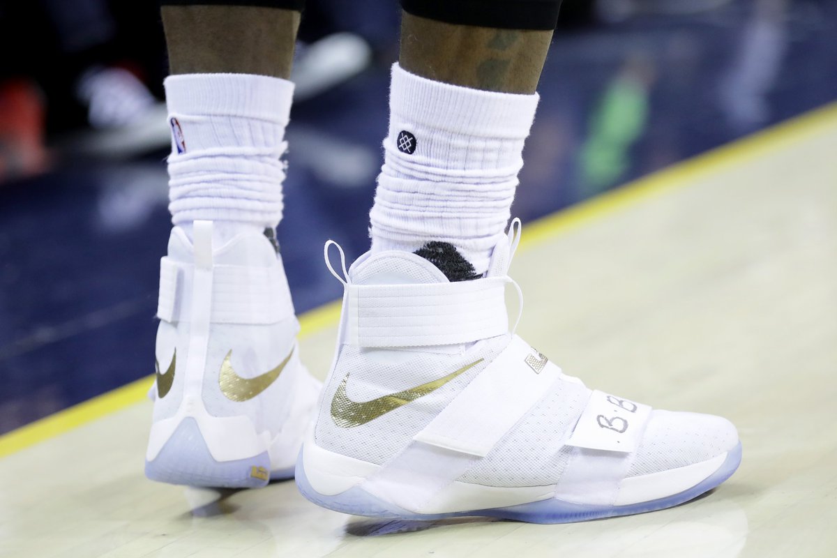 KingJames's tweet photo. GAME 6 FIRE!!! #KickGameCray🔥 #StriveForGreatness🚀 https://t.co/cxTgEXTpGi