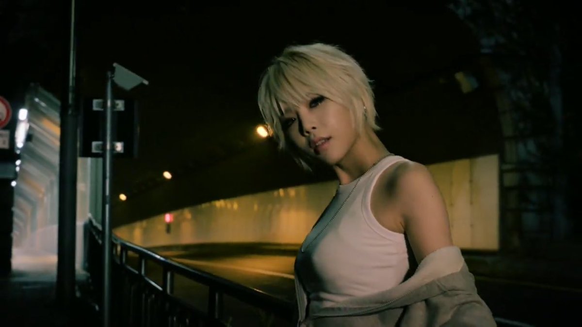 bulldokdaily's tweet photo. [CAPS] BULLDOK 어때요 OFFICIAL MV (1) https://t.co/5xww9xkg2n