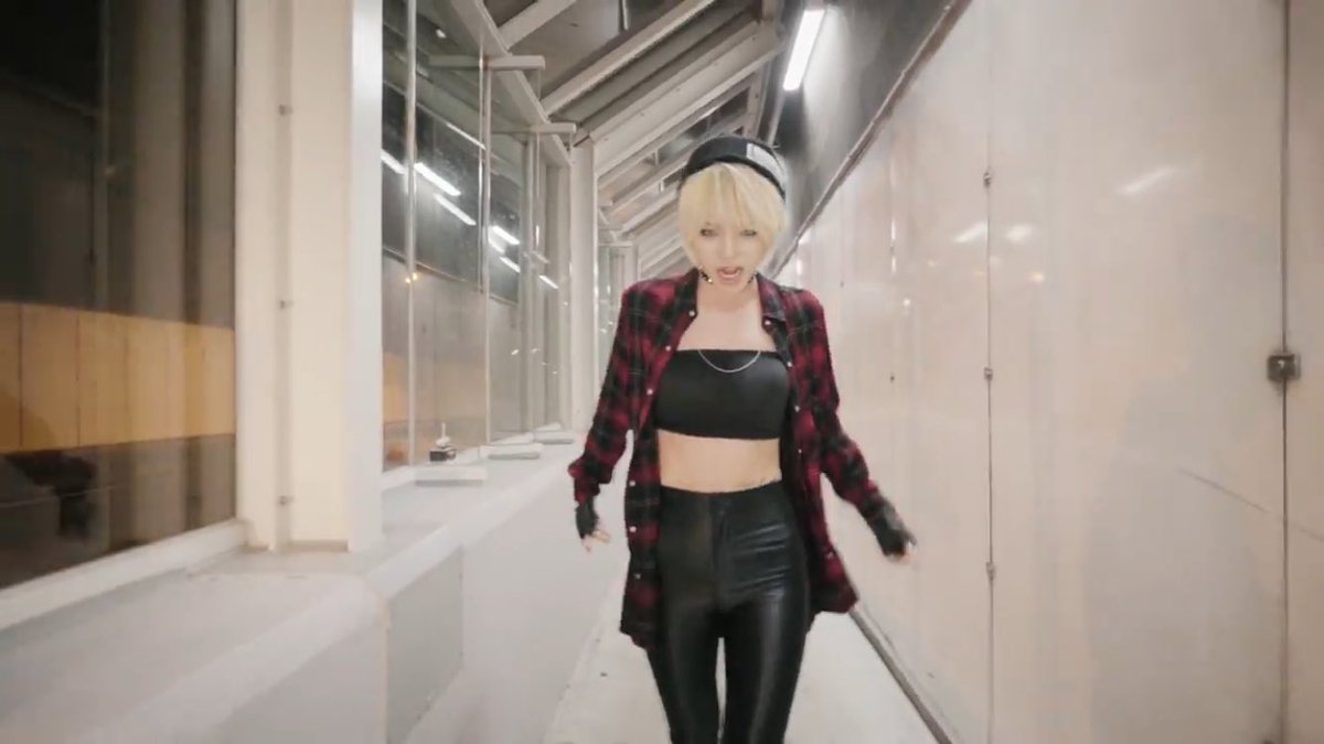 bulldokdaily's tweet photo. [CAPS] BULLDOK 어때요 OFFICIAL MV (4) https://t.co/mBoFRyZWsP