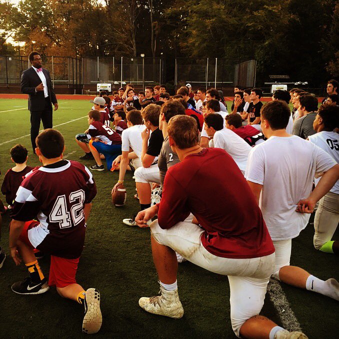 DhaniJones's tweet image. Chatting with the kids @DERSfootball  talking about 4th and 1. Preparation. Opportunity. Community. Go fast. Lock it down. #GiveBack