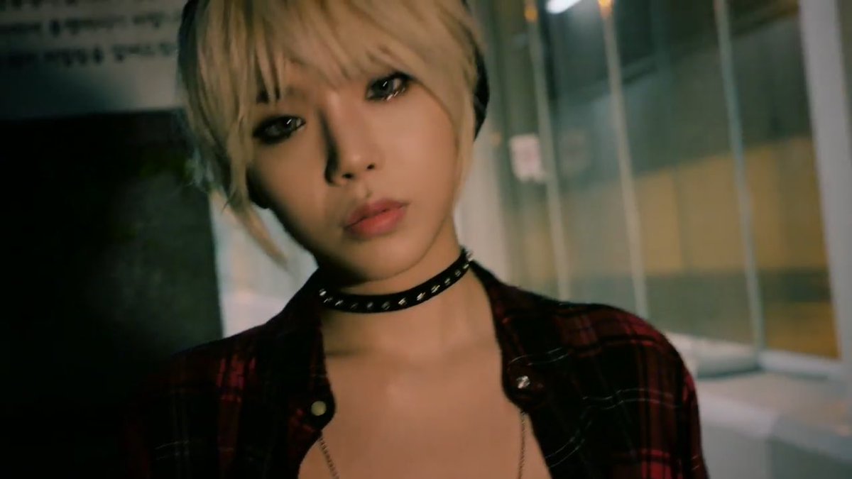 bulldokdaily's tweet photo. [CAPS] BULLDOK 어때요 OFFICIAL MV (5) https://t.co/jKmJJTGZsQ