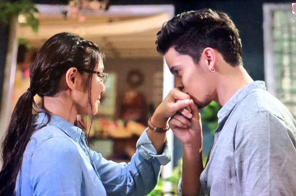SolidJaDine's tweet photo. Kilig langggg!!!

#TIMYOfficiallyYours https://t.co/NgVGrWxlTS