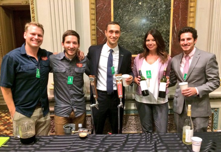 ASAP_Vets's tweet photo. Thanks to @VirginiaBeerCo for pouring beers at our @WhiteHouse #Veterans #Comedy #Show! Reppin @williamandmary @WMAlumni at #1600Penn. https://t.co/3sl5qu2kkl