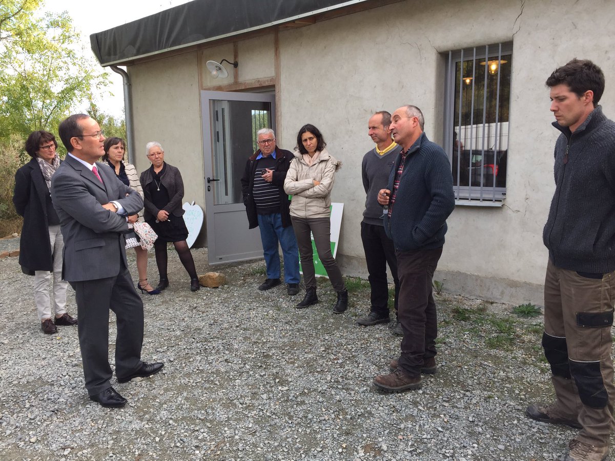 ChGillet49's tweet photo. #visitecantonale Visite de l'exploitation La Bardouillère #stremylavarenne #mangezdespommes #bio #reseaulocal https://t.co/qgGV4dc2YJ