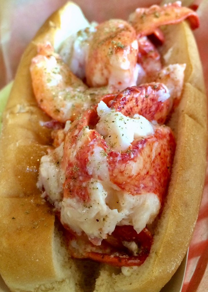 glenechoMCM's tweet photo. Keep caam and get tha buttah 🦂 #bostonfoodies #tastethesource #MakeLobstersGreatAgain
Thx👍🏻 @lukeslobster https://t.co/CYnfbbHKNx