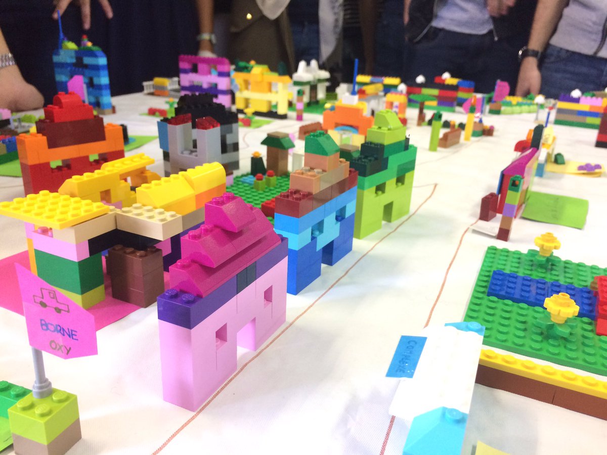 Création d'une ville "bien être". Les clients <a href="/FPe98/">Françoise Perrin</a> ont l'air satisfaits ! #OMIS #Scrum #Agile <a href="/CentraleMars/">Centrale Marseille</a>